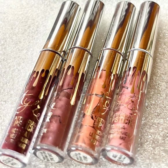 Kylie Holiday Edition Matte Liquid Lipstick 4 shades - Picture 3 of 4